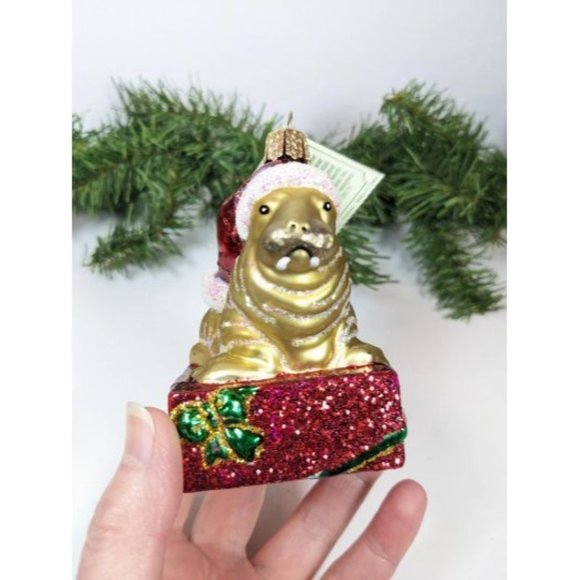 Holiday Walrus Old World Christmas Ornament - Picture 5 of 5